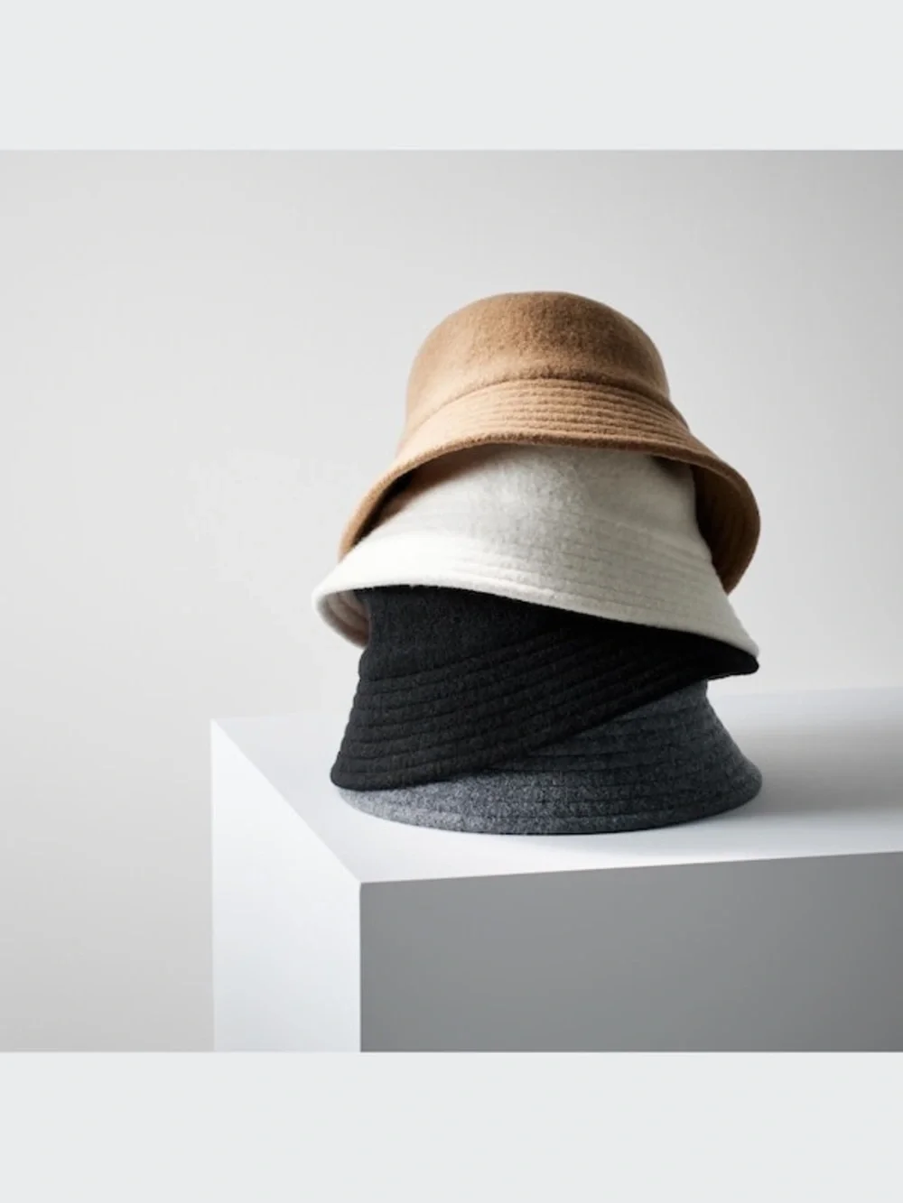 Uniqlo Adjustable 100% Wool Bucket Hat off white